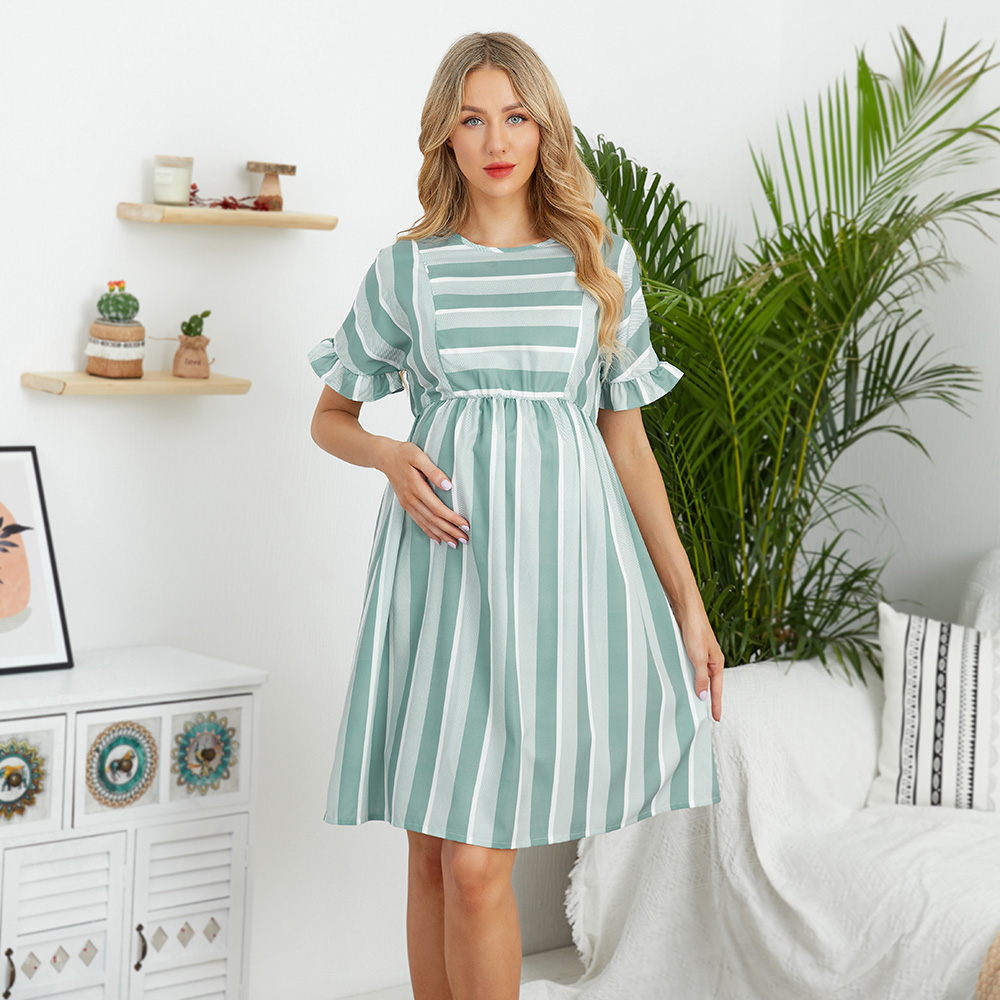 Nursing Green Striped Short-sleeve Round Neck Maternity Dress 
Nursing Green Striped Short-sleeve Round Neck Maternity Dress