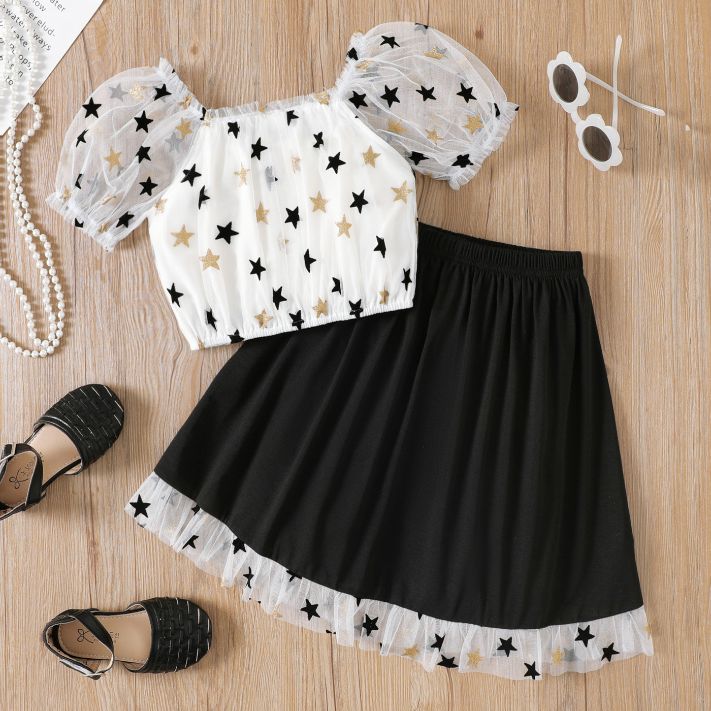 2pcs Kid Girl Square Neck Star Design Short Puff-sleeve Mesh Blouse and Elasticized Skirt Set
2pcs Kid Girl Square Neck Star Design Short Puff-sleeve Mesh Blouse and Elasticized Skirt Set