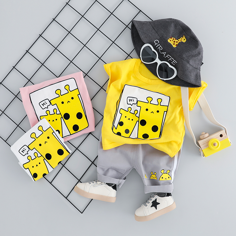 2-piece Baby / Toddler Cartoon Giraffe Print Top and Shorts Set 
2-piece Baby / Toddler Cartoon Giraffe Print Top and Shorts Set