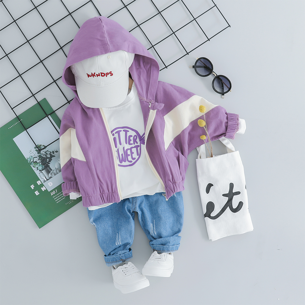 3-piece Baby / Toddler Colorblock Hooded Coat and Letter Print Tee with Jeans Set
3-piece Baby / Toddler Colorblock Hooded Coat and Letter Print Tee with Jeans Set