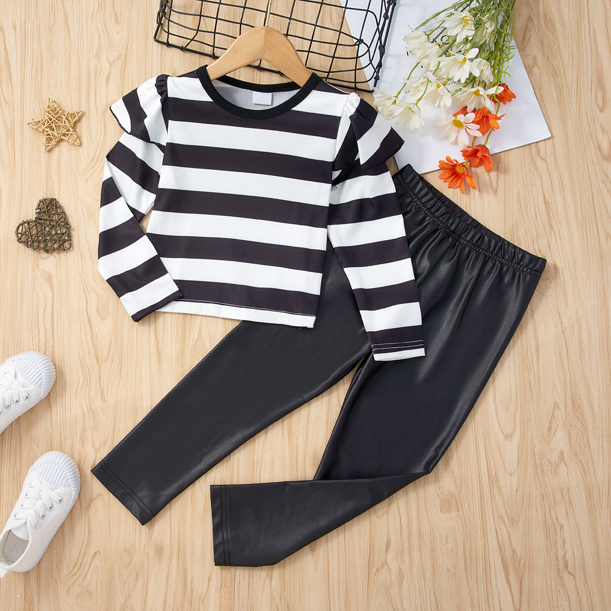 2-piece Toddler Girl Flounce Striped Long-sleeve Top and Elasticized Leather Pants Set
2-piece Toddler Girl Flounce Striped Long-sleeve Top and Elasticized Leather Pants Set