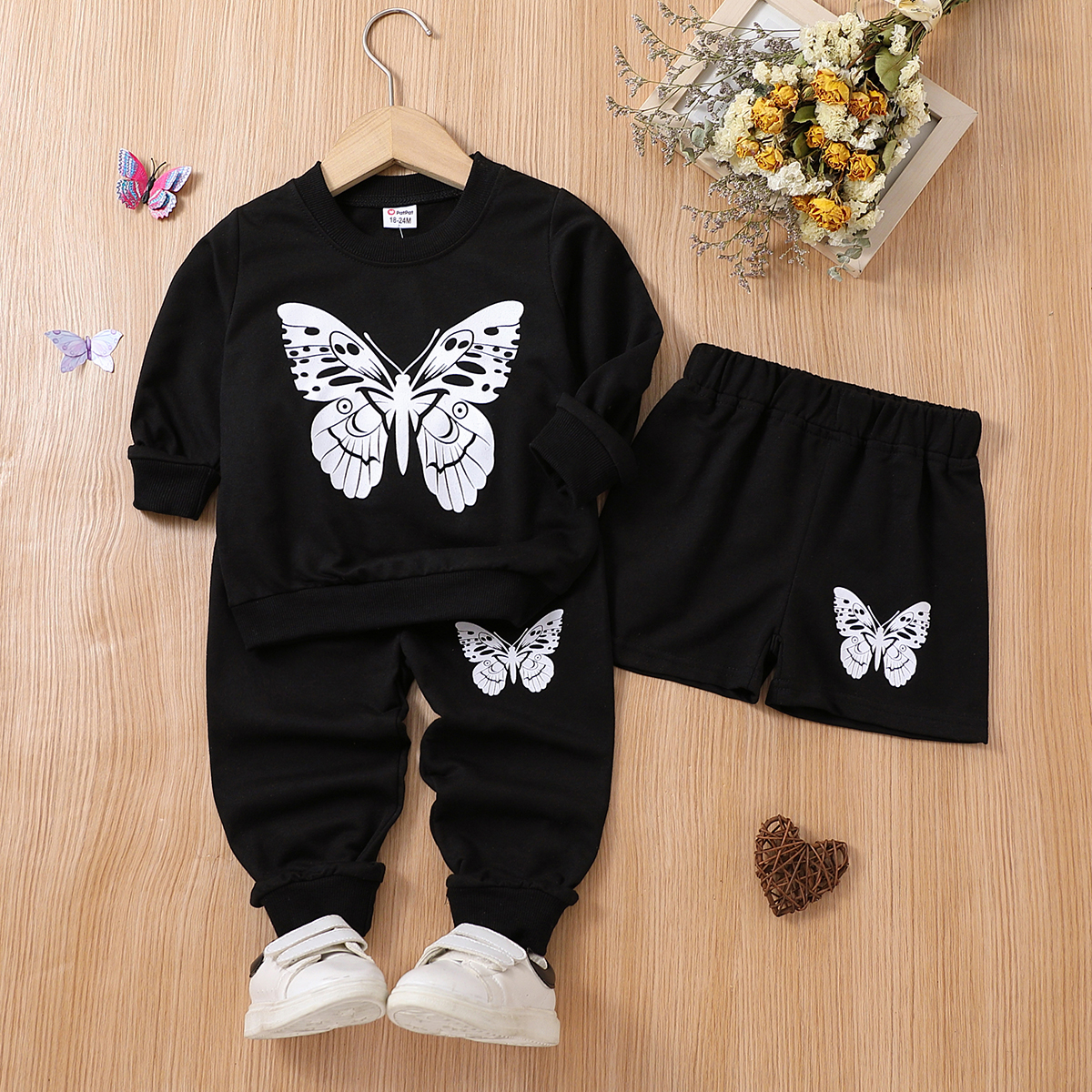 3pcs Toddler Girl Butterfly Print Black Sweatshirt & Shorts and Pants Set 
3pcs Toddler Girl Butterfly Print Black Sweatshirt & Shorts and Pants Set