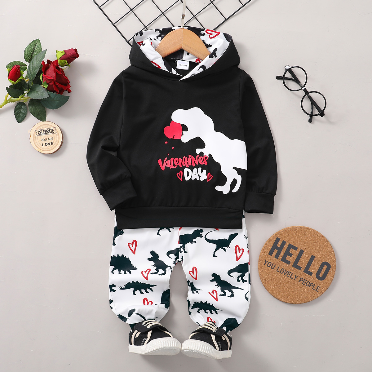 Valentine's Day 2-piece Toddler Boy Letter Heart Dinosaur Print Black Hoodie Sweatshirt and Elasticized Pants Set
Valentine's Day 2-piece Toddler Boy Letter Heart Dinosaur Print Black Hoodie Sweatshirt and Elasticized Pants Set