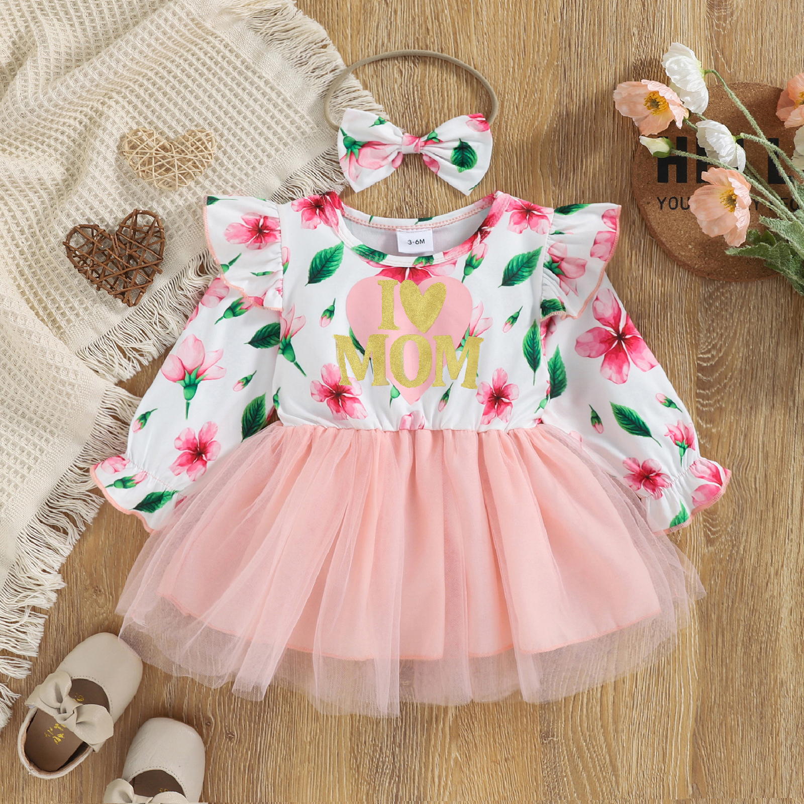 2pcs Baby Girl Letter and Floral Print Ruffle Long-sleeve Splicing Pink Mesh Dress with Headband Set
2pcs Baby Girl Letter and Floral Print Ruffle Long-sleeve Splicing Pink Mesh Dress with Headband Set