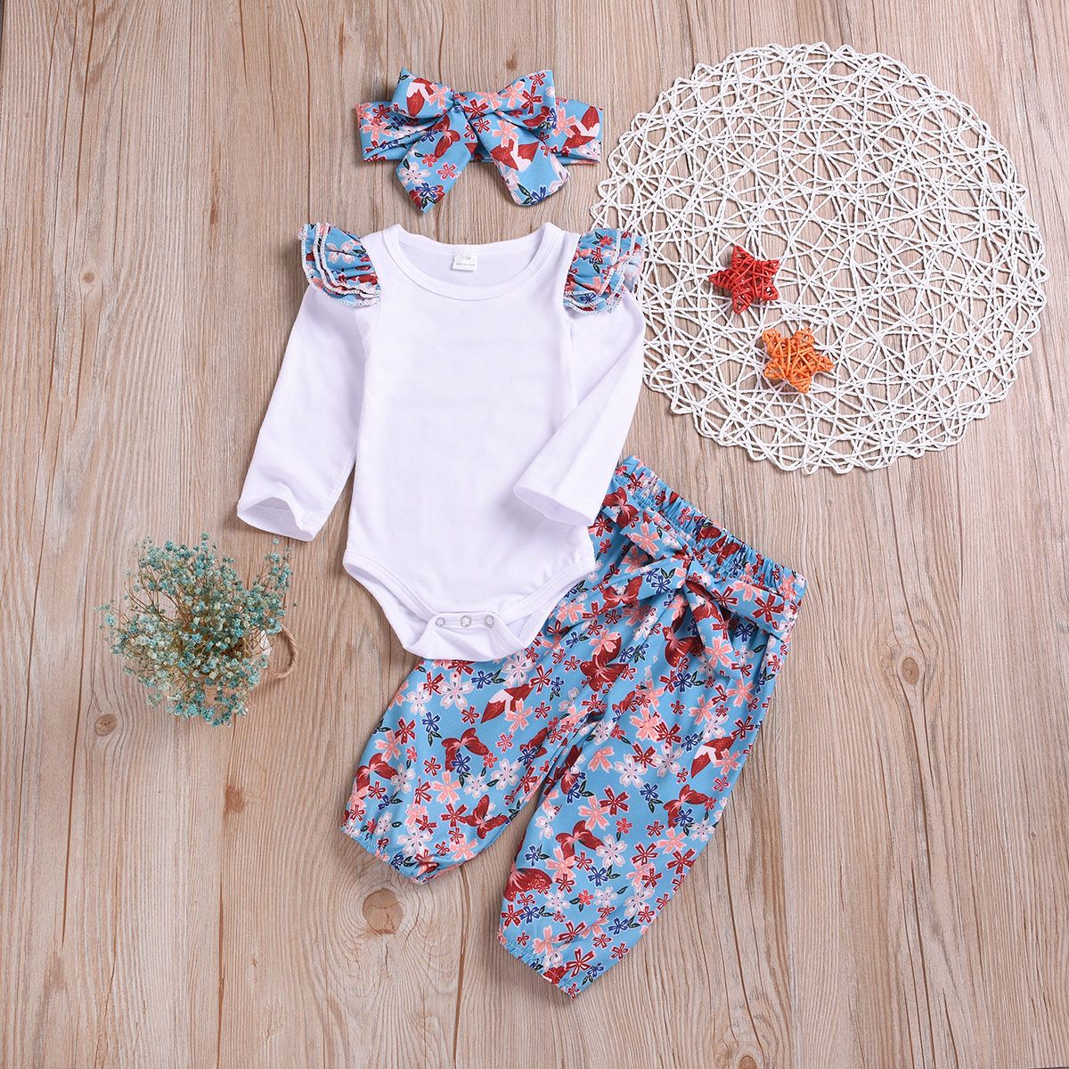 3-piece Baby Girl Ruffled Sleeve Bodysuit and Floral Allover Pants with Headband Set
3-piece Baby Girl Ruffled Sleeve Bodysuit and Floral Allover Pants with Headband Set