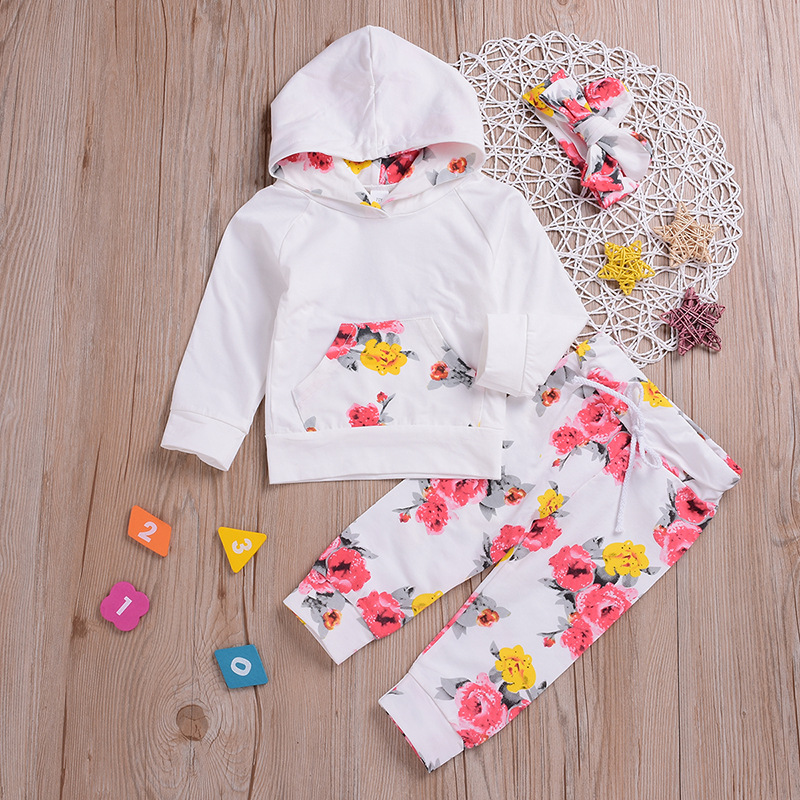 3-piece Baby Girl Beautiful Floral Print Long-sleeve Hoodie and Pants with Headband Set
3-piece Baby Girl Beautiful Floral Print Long-sleeve Hoodie and Pants with Headband Set