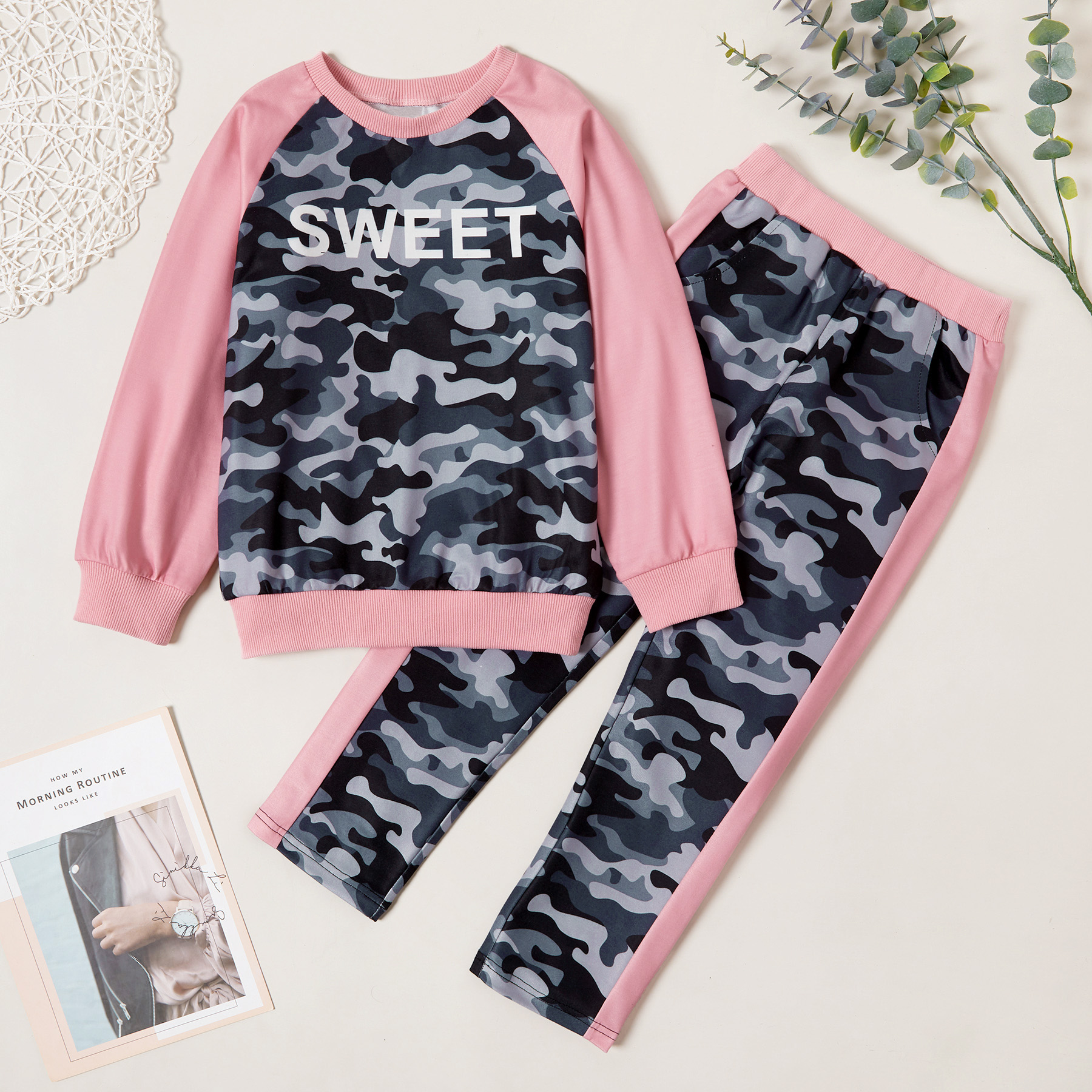 2-piece Kid Girl Letter Camouflage Print Long-sleeve Top Pullover and Elasticized Pants Set
2-piece Kid Girl Letter Camouflage Print Long-sleeve Top Pullover and Elasticized Pants Set