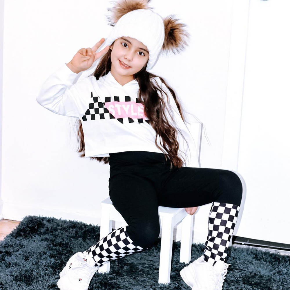 

Kid Girl Hoodie & Pants Set