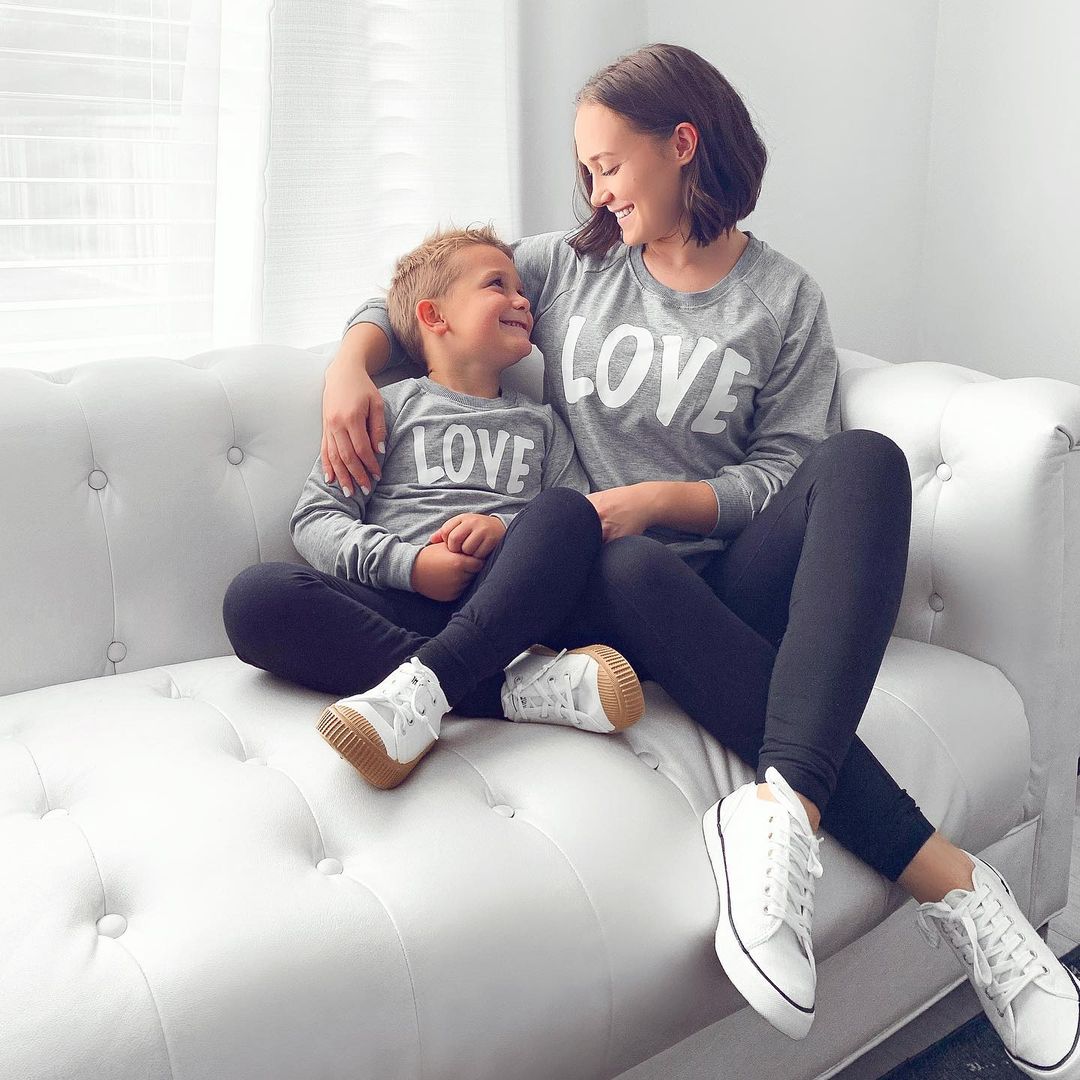 

LOVE Letter Print Matching Sweatshirts for Mom and Me