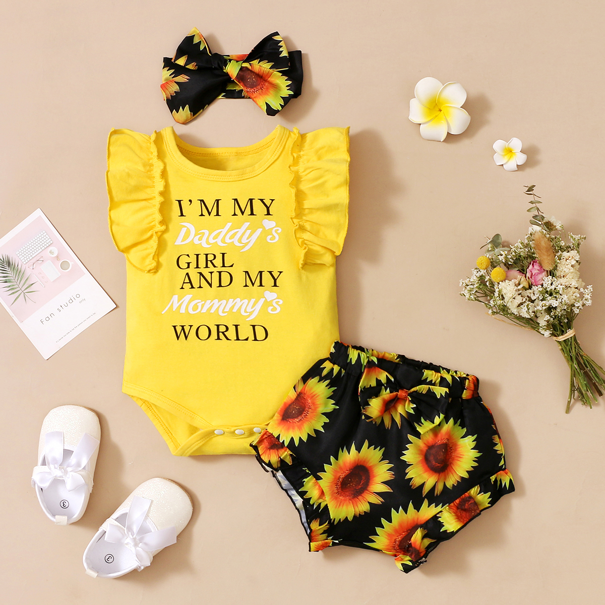 

3pcs Letter and Floral Print Sleeveless Baby Set