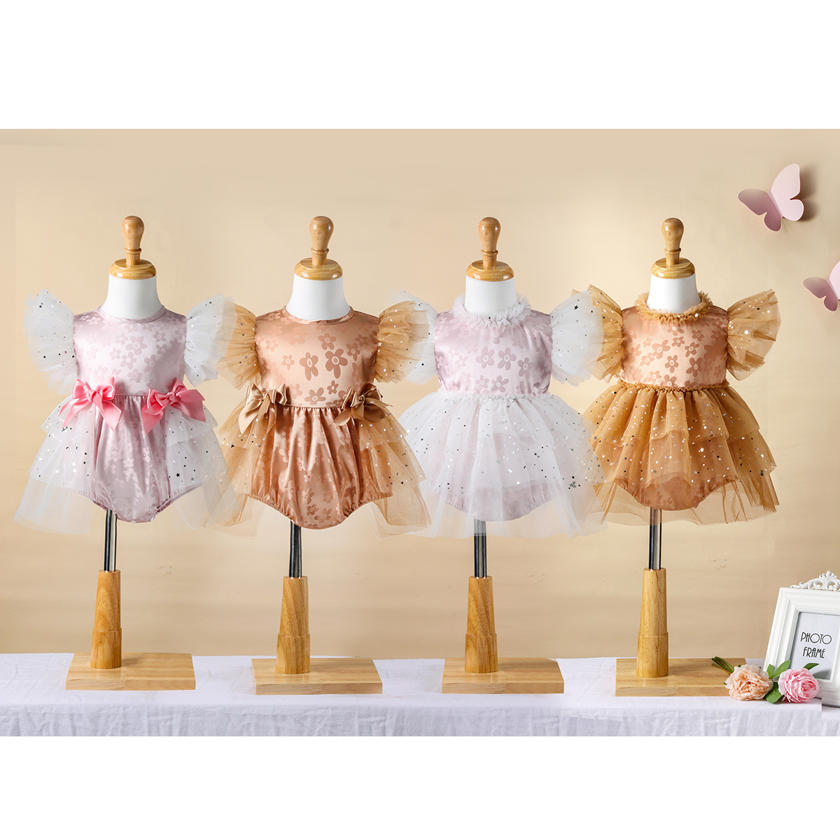 

Solid Floral Print Mesh Flutter-sleeve Baby Dress