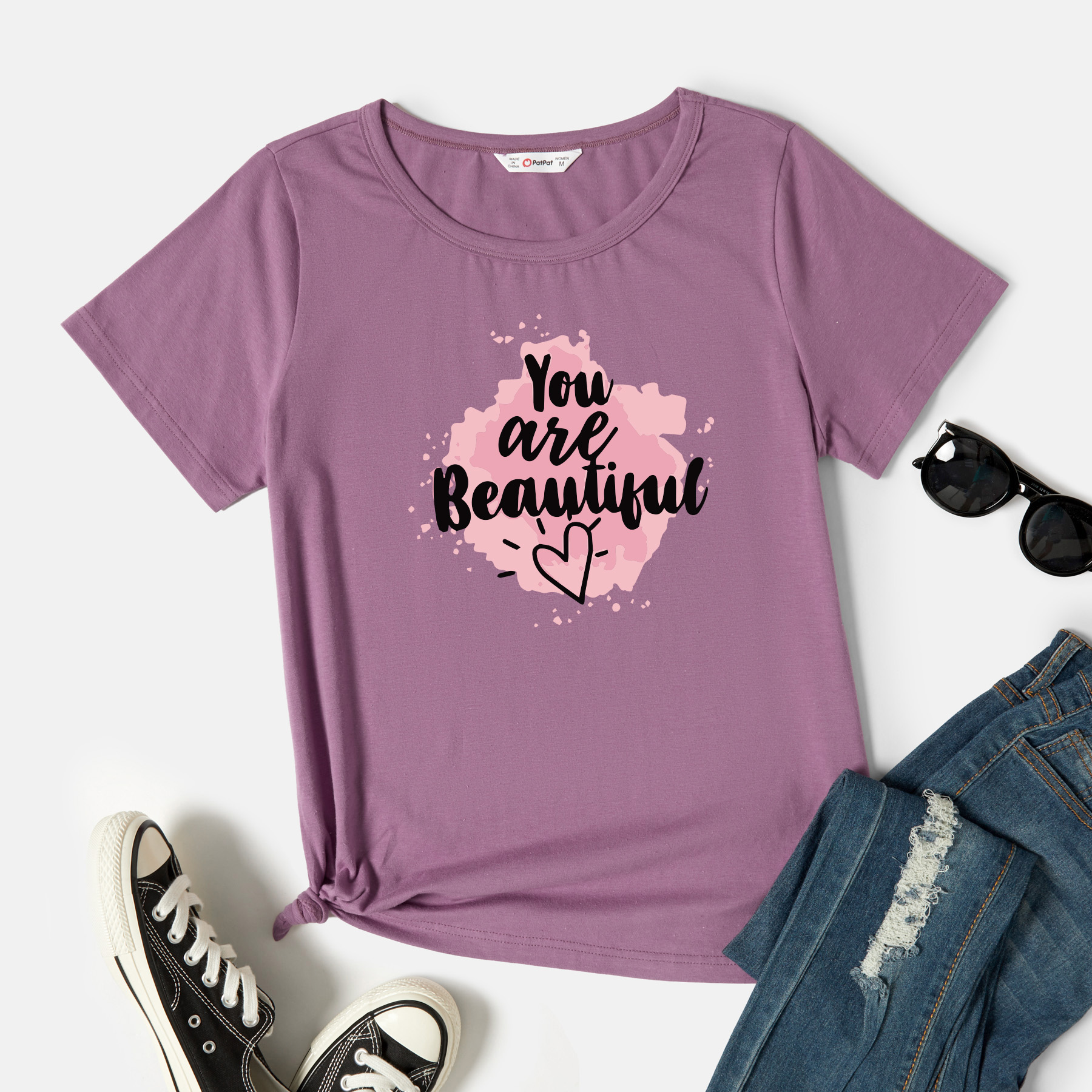 

Women Graphic Letter and Heart Print Round-collar Short-sleeve Tee