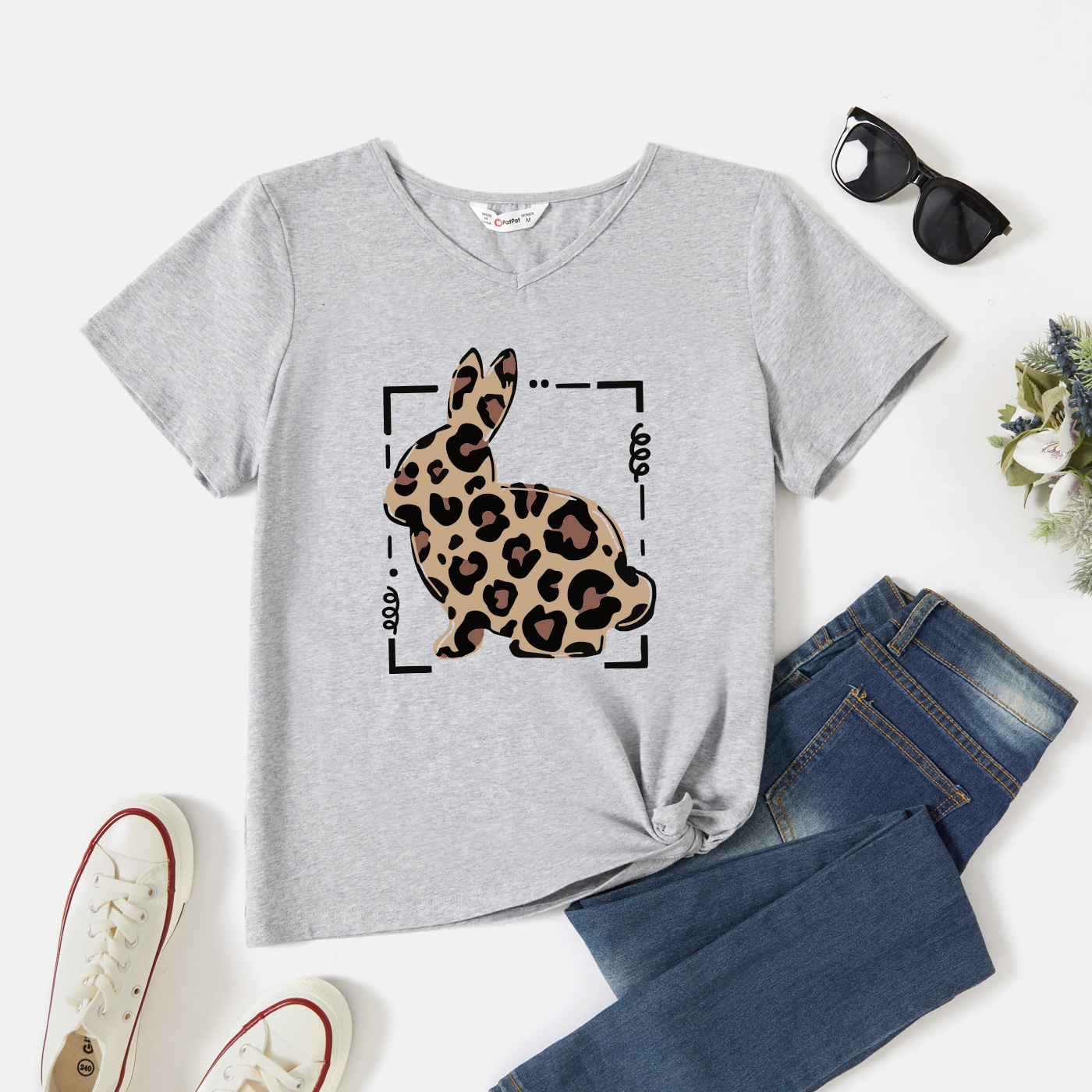 

Women Graphic Rabbit and Leopard Print V Neck Short-sleeve Tee