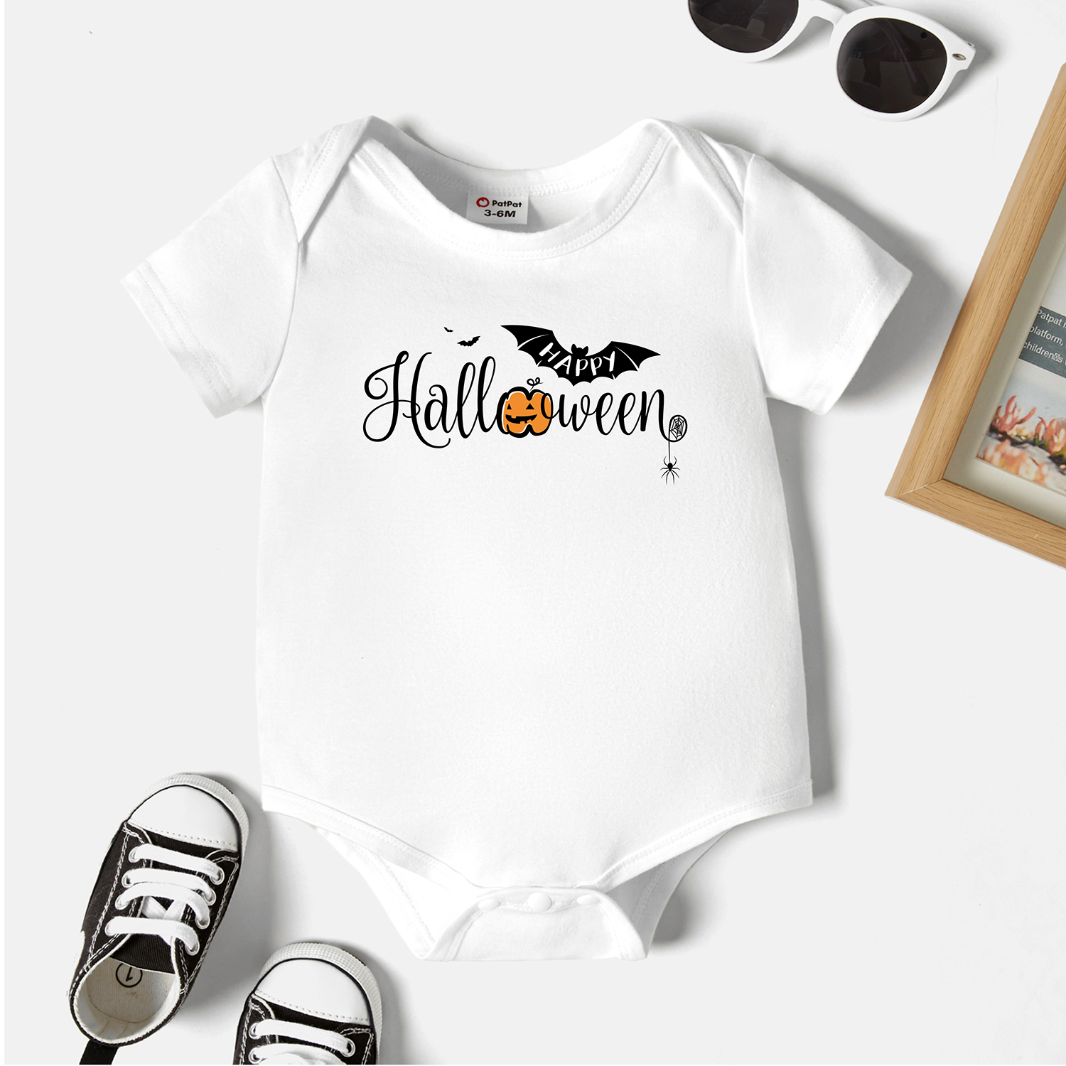 

Baby Graphic White Short-sleeve Romper
