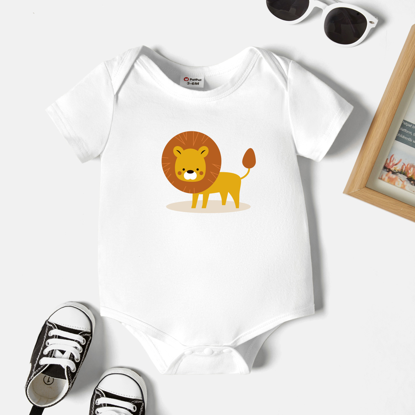 

Baby Graphic Lion Print Short-sleeve Romper