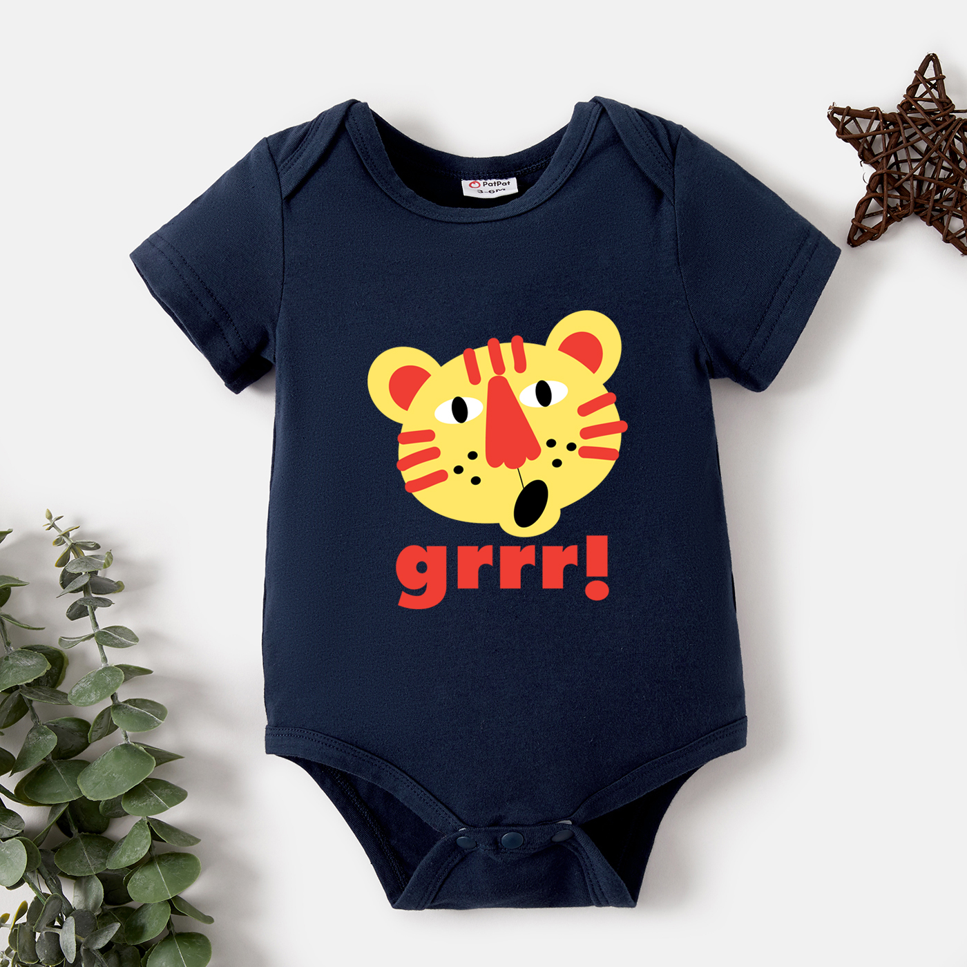 

Baby Boy Graphic Leopard and Letter Print Short-sleeve Romper