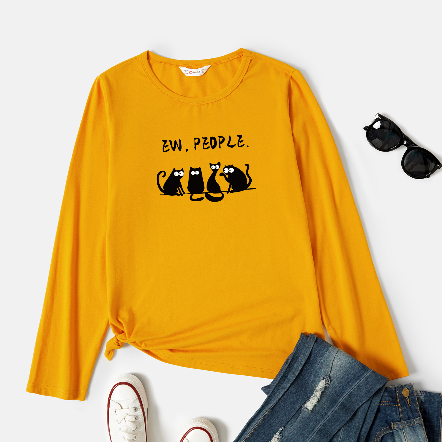 

Women Graphic Cat and Letter Print Round-collar Long-sleeve Tee