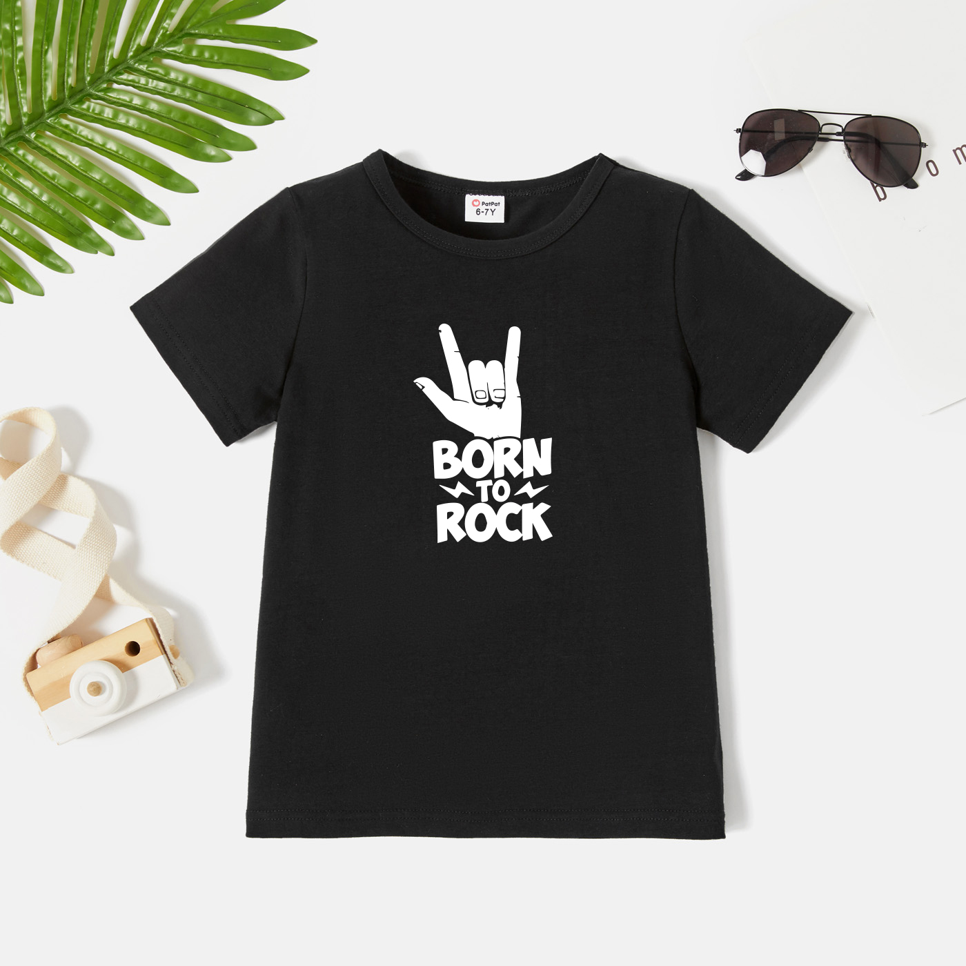 

Kid Graphic Gesture and Letter Print Short-sleeve Tee
