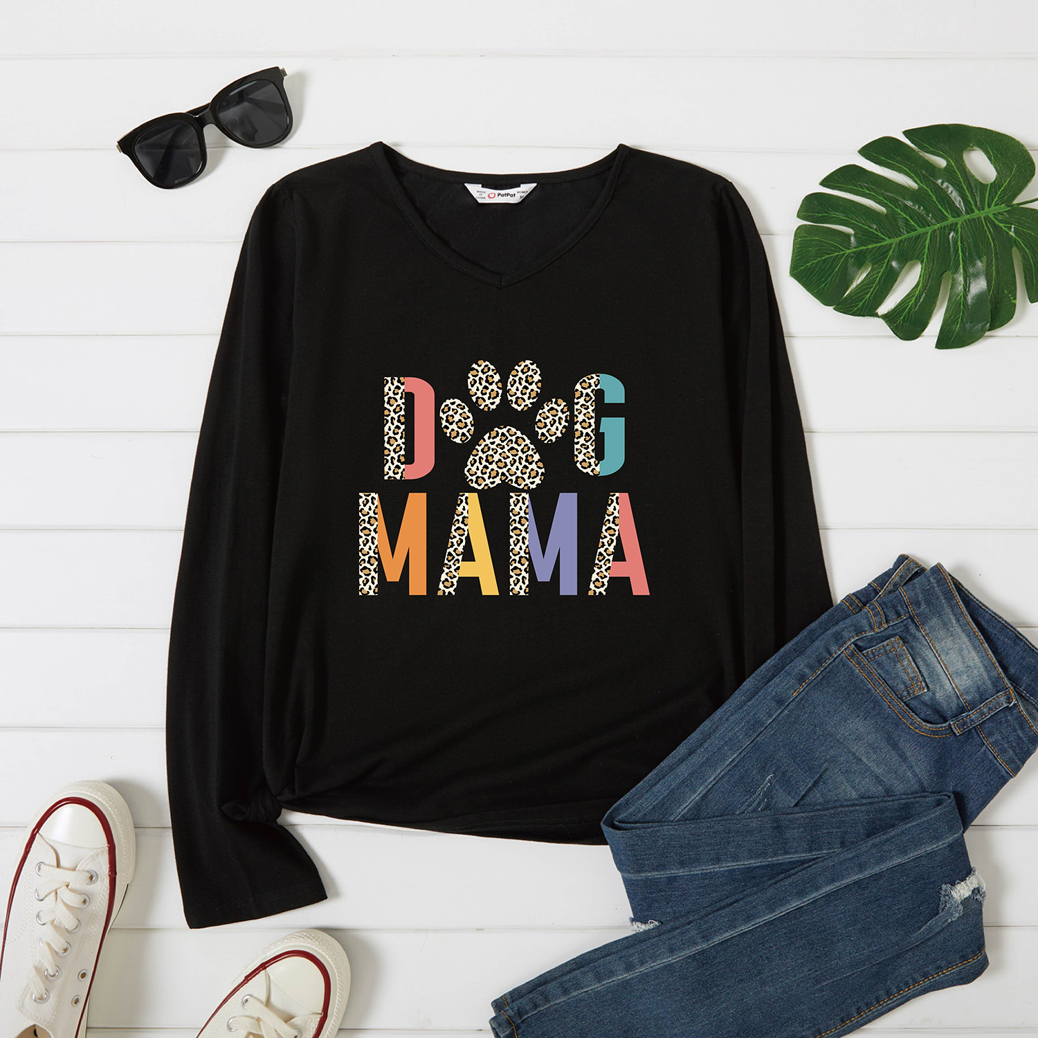 

Women Graphic Footprint and Letter Print V Neck Long-sleeve Tee