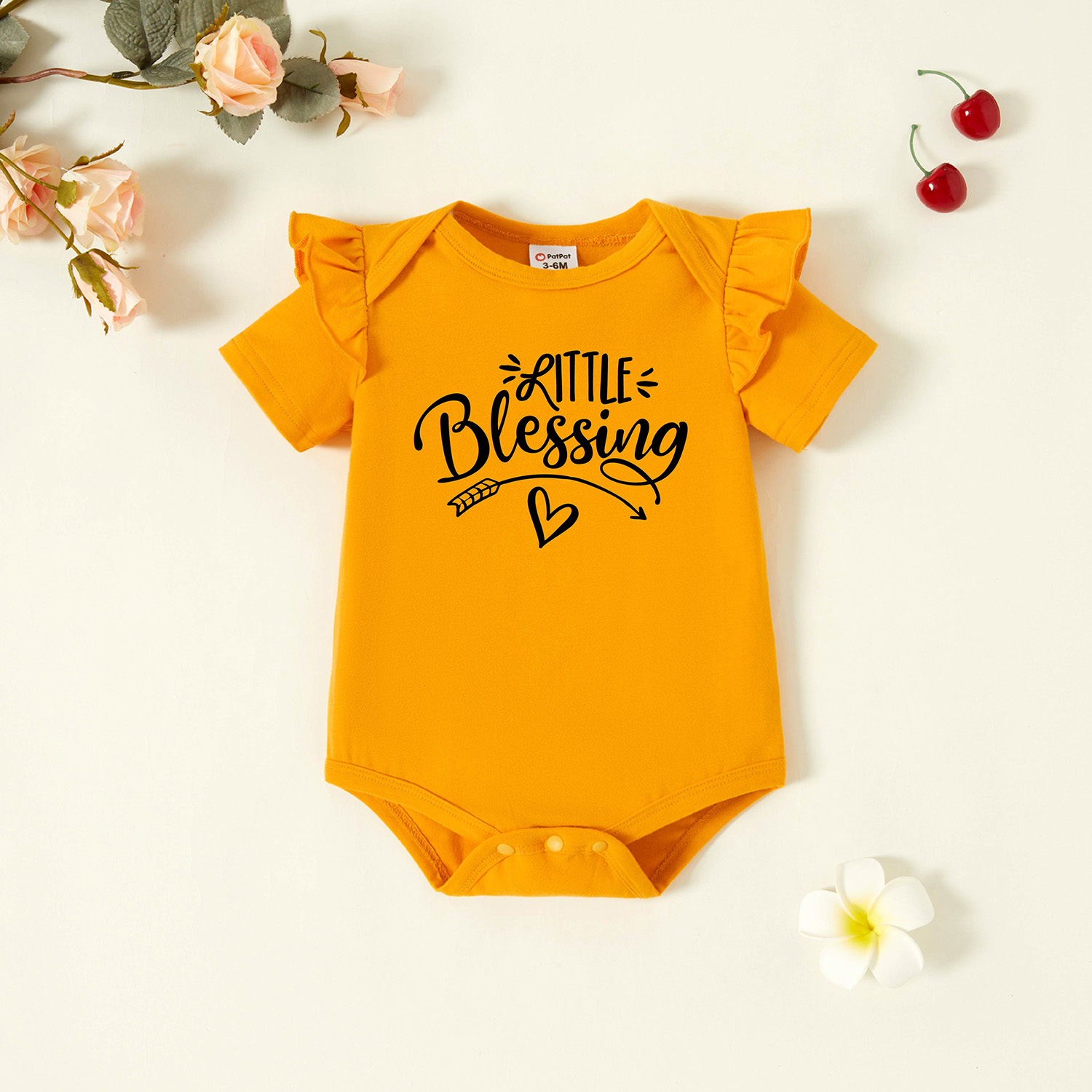 

Baby Girl Graphic Letter and Heart-shaped Print Short-sleeve Romper