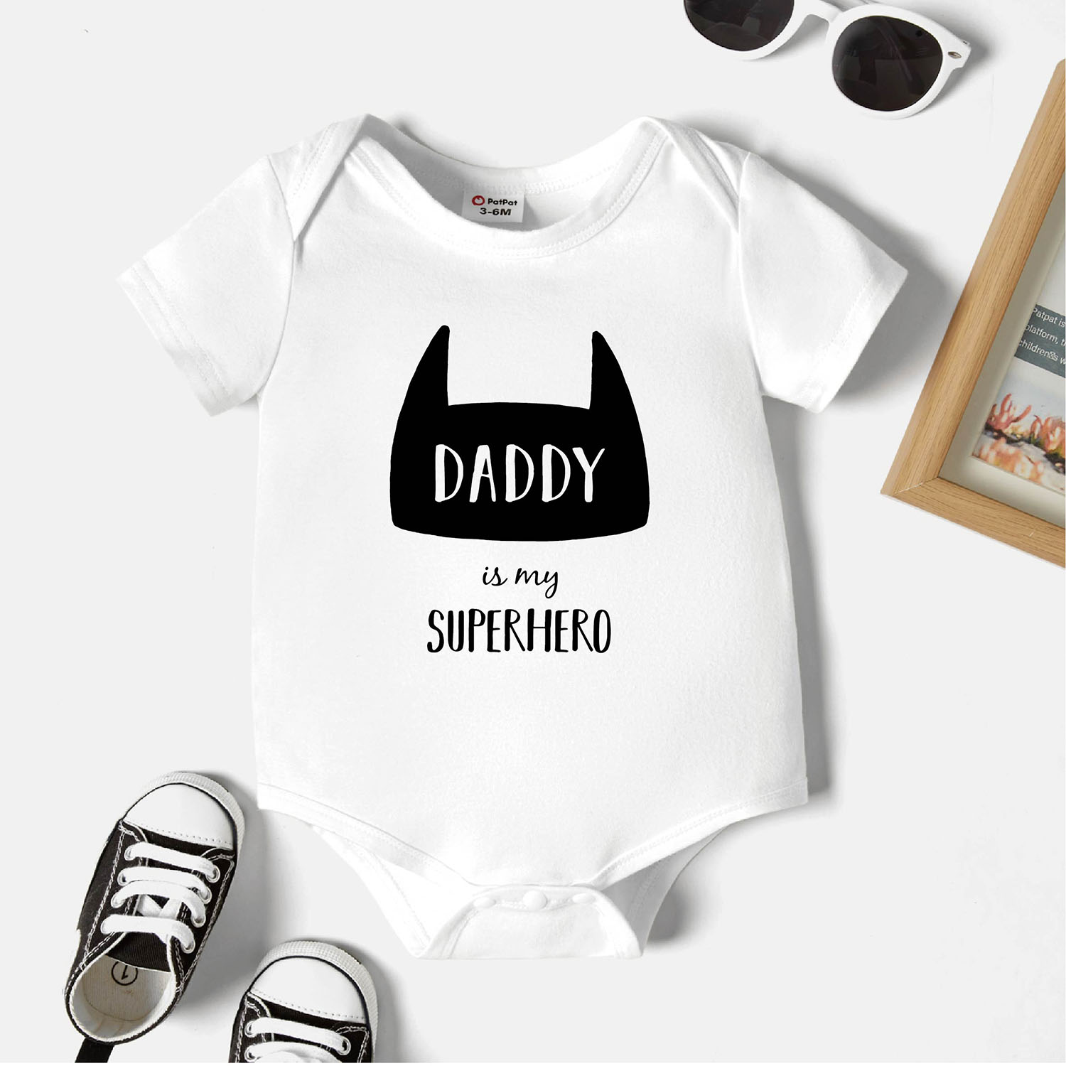

Baby Graphic Cat and Letter Print Short-sleeve Romper