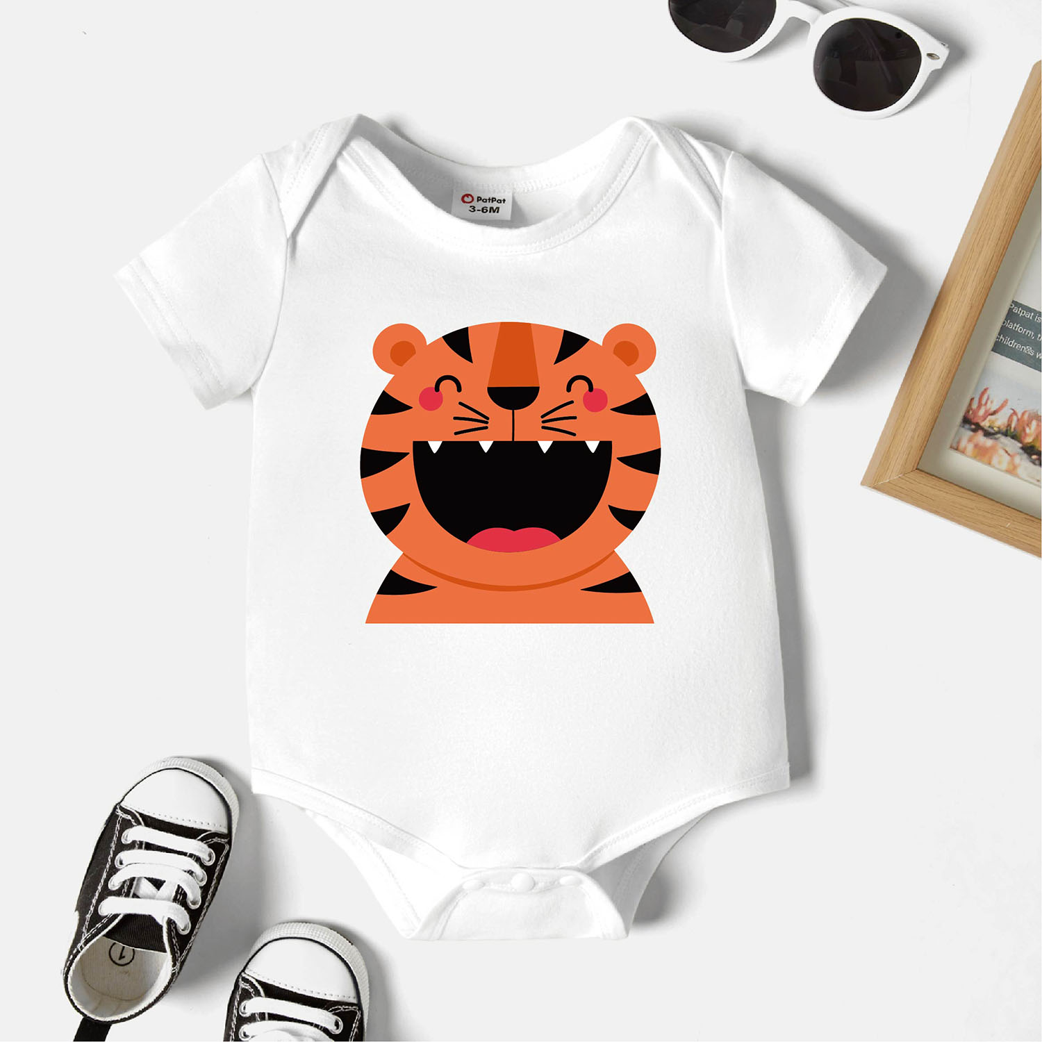 

Baby Graphic White Short-sleeve Romper