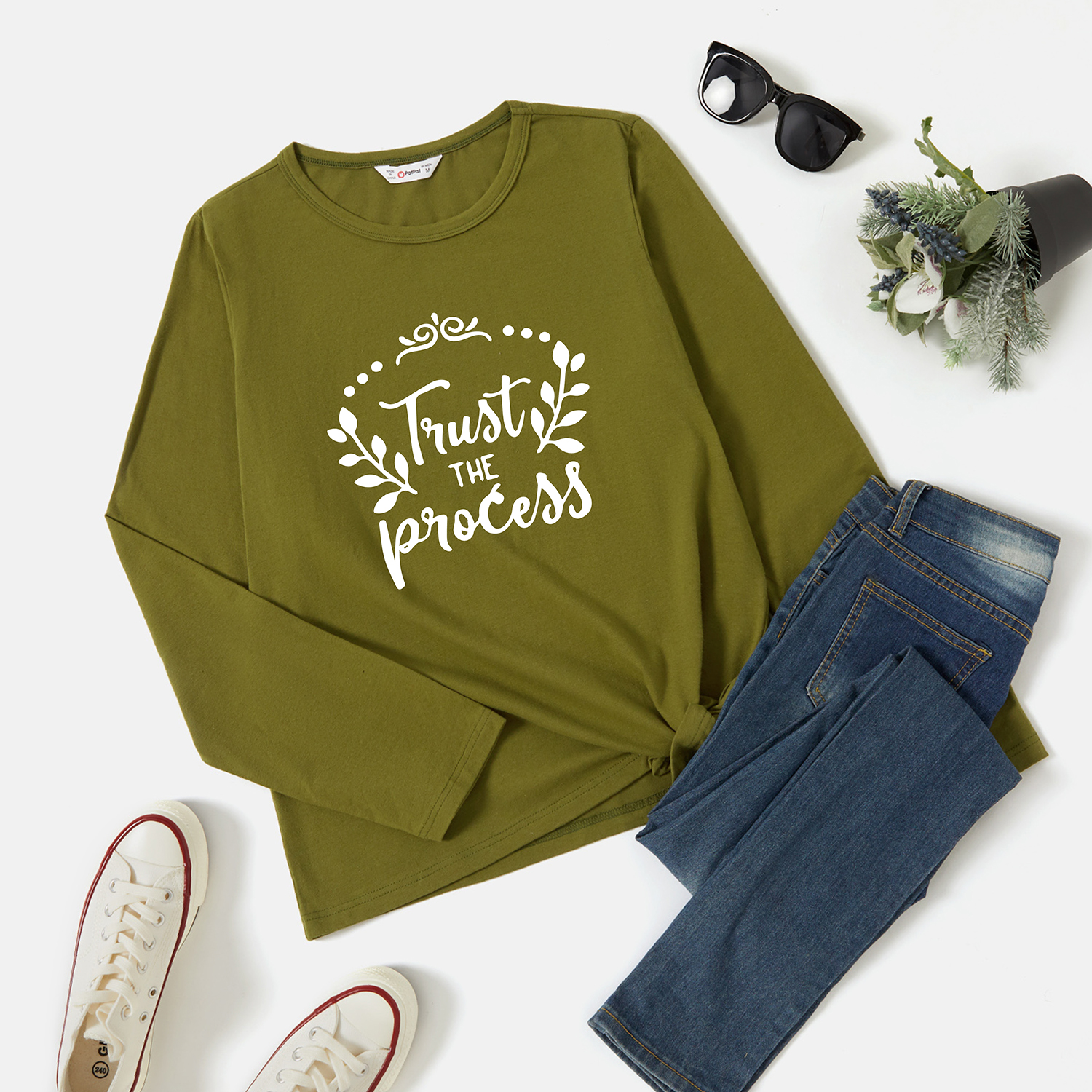 

Graphic Long-sleeve Round-collar Tee for Women