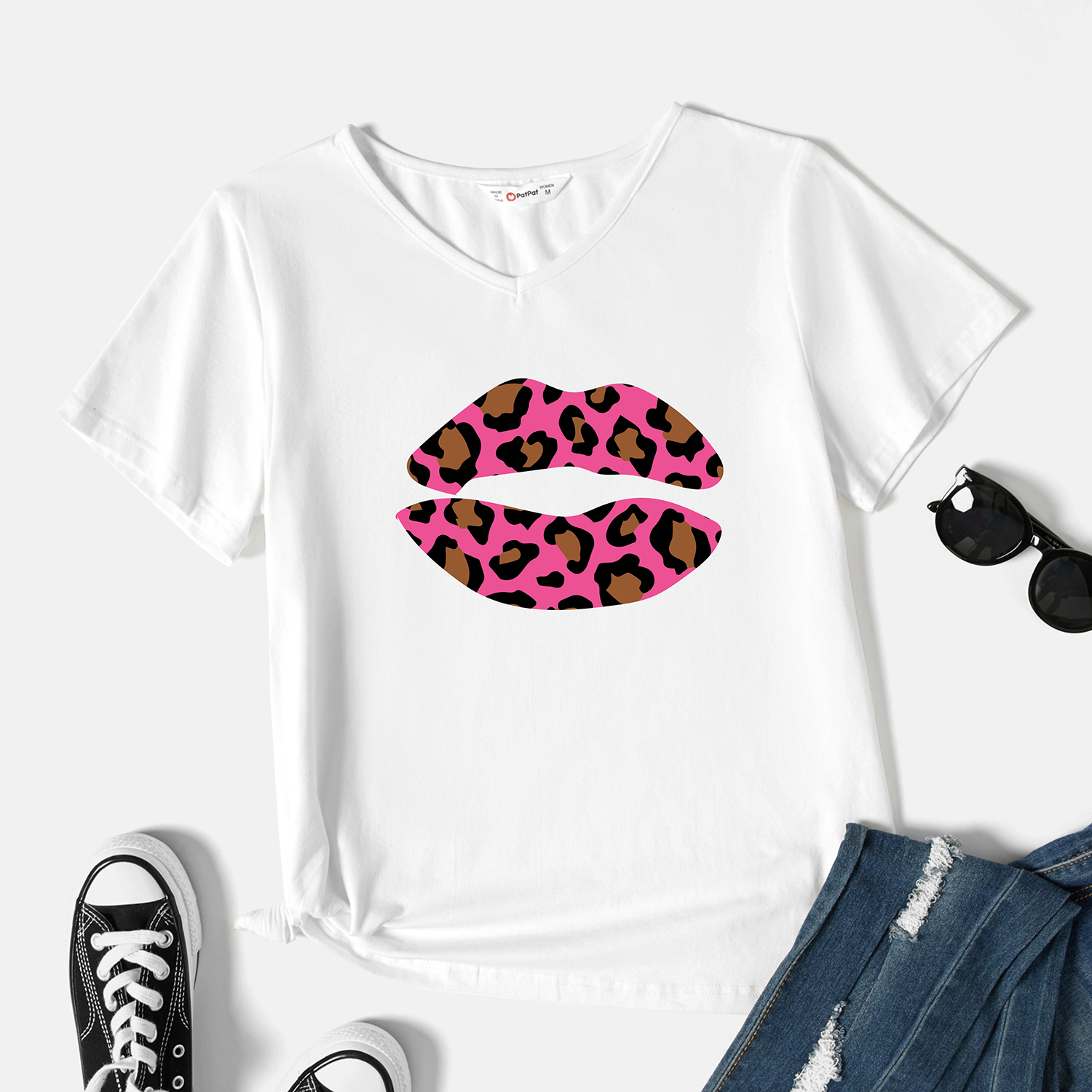 

Graphic Short-sleeve V Neck Tee for Women