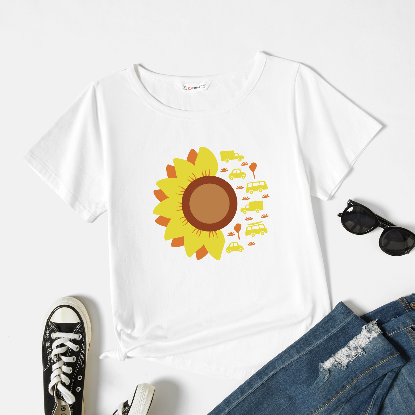 

Graphic White Short-sleeve Round-collar Tee for Women