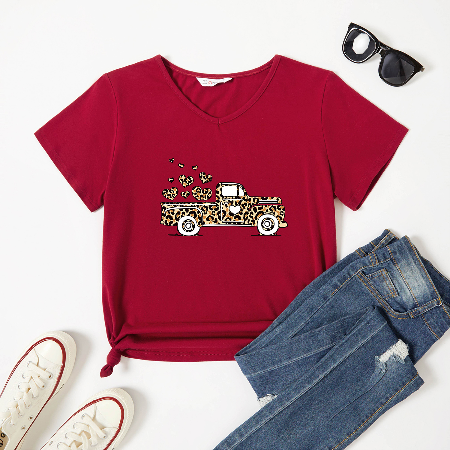 

Women Graphic Truck and Heart and Leopard Print V Neck Short-sleeve Tee