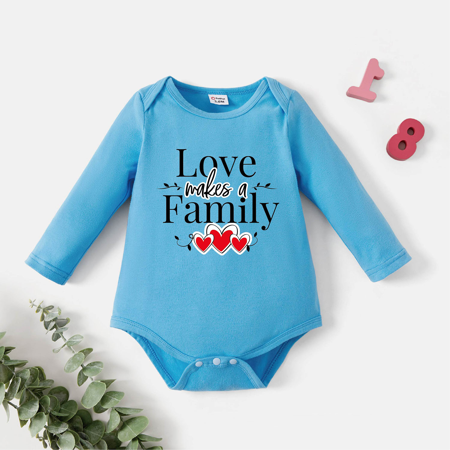 

Baby Graphic Heart and Letter Print Long-sleeve Romper