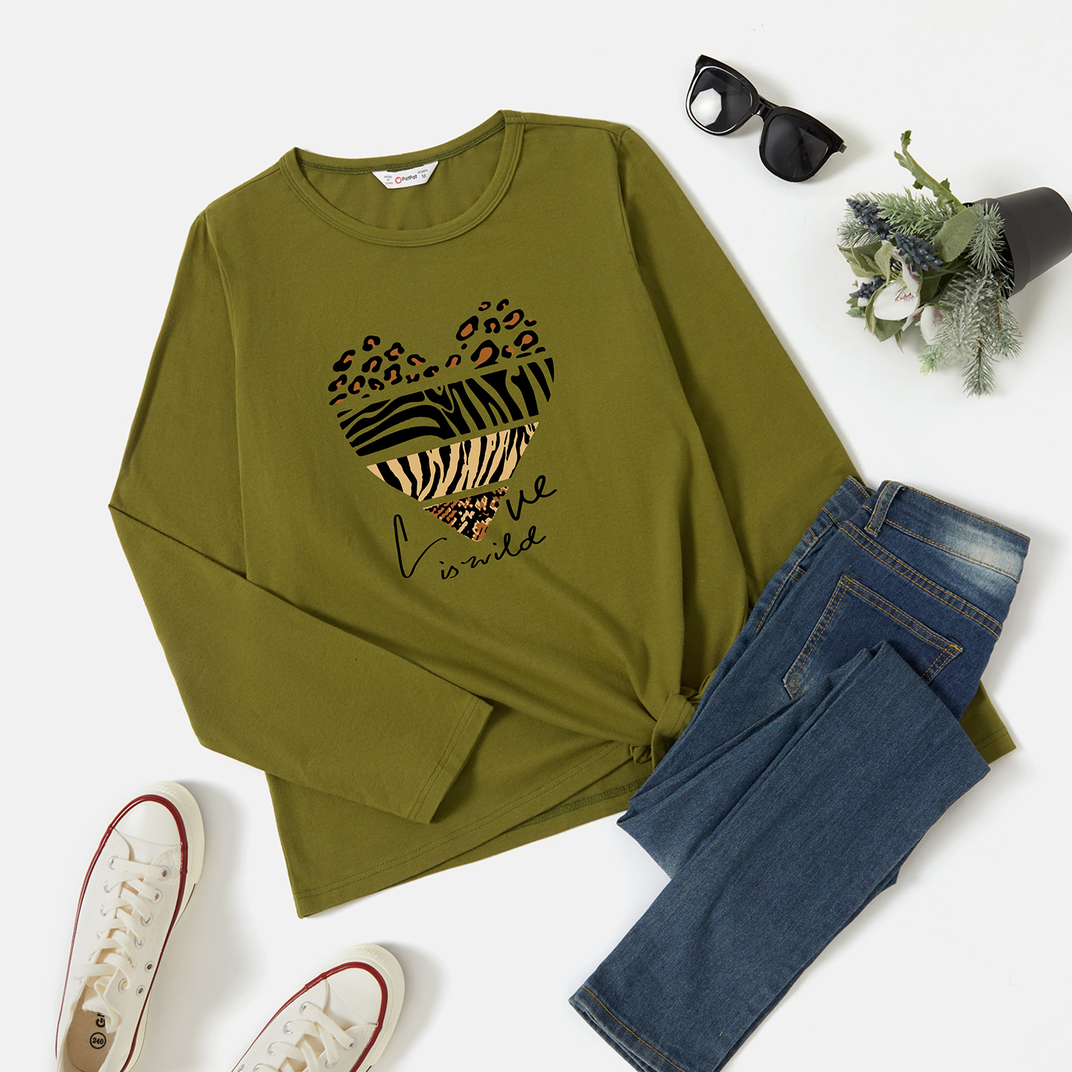 

Graphic Long-sleeve Round-collar Tee for Women
