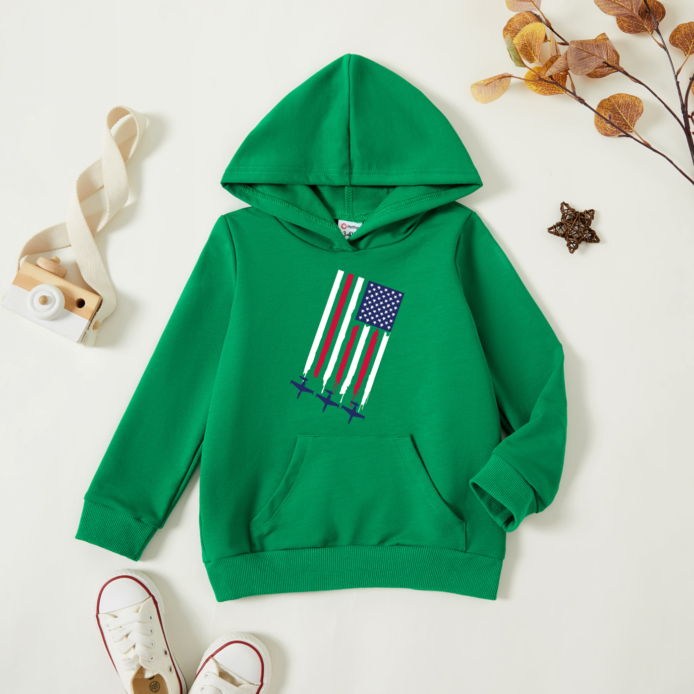 

Toddler Graphic Airplane and Flag Print Long-sleeve Hooded Pullover