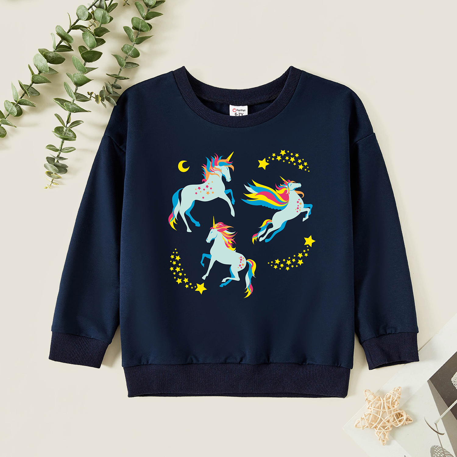 

Kid Girl Graphic Unicorn and Stars Print Long-sleeve Pullover