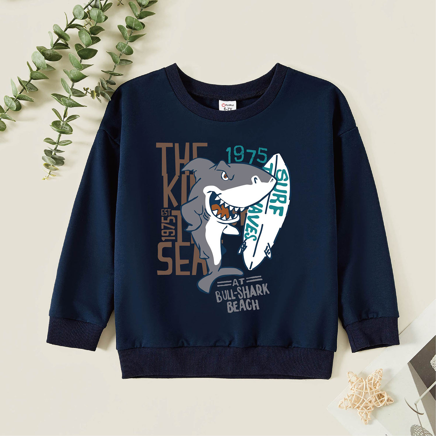 

Kid Boy Graphic Shark and Letter Print Long-sleeve Pullover