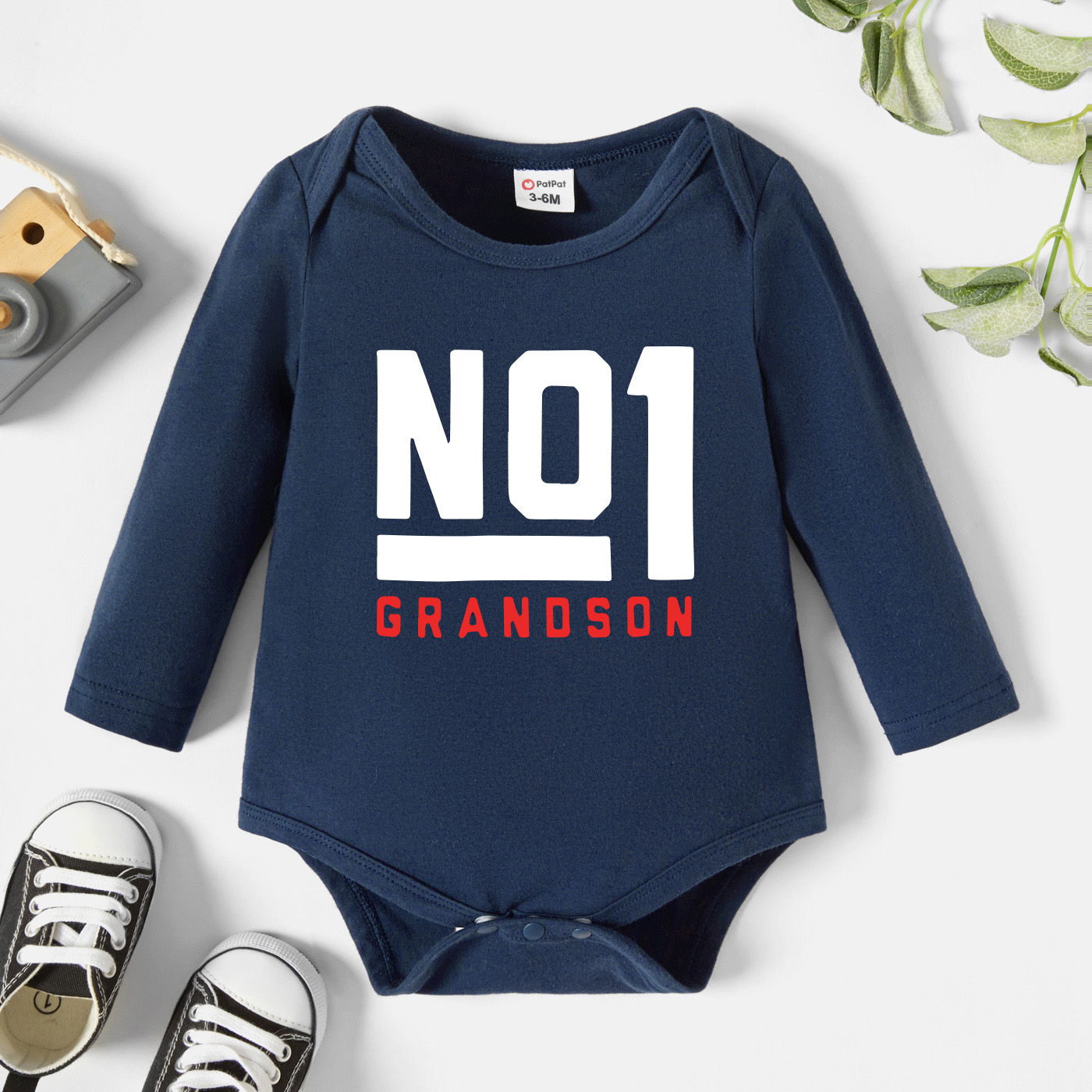 

Baby Boy Graphic Figure and Letter Print Long-sleeve Romper
