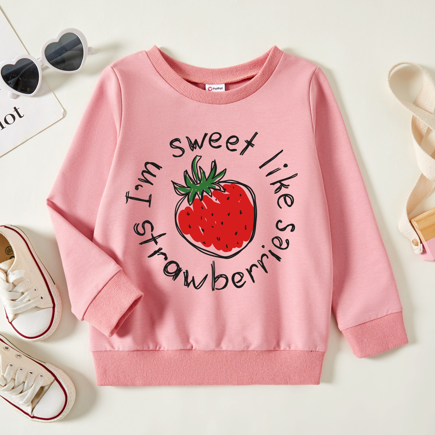 

Toddler Graphic Strawberry and Letter Print Long-sleeve Pullover