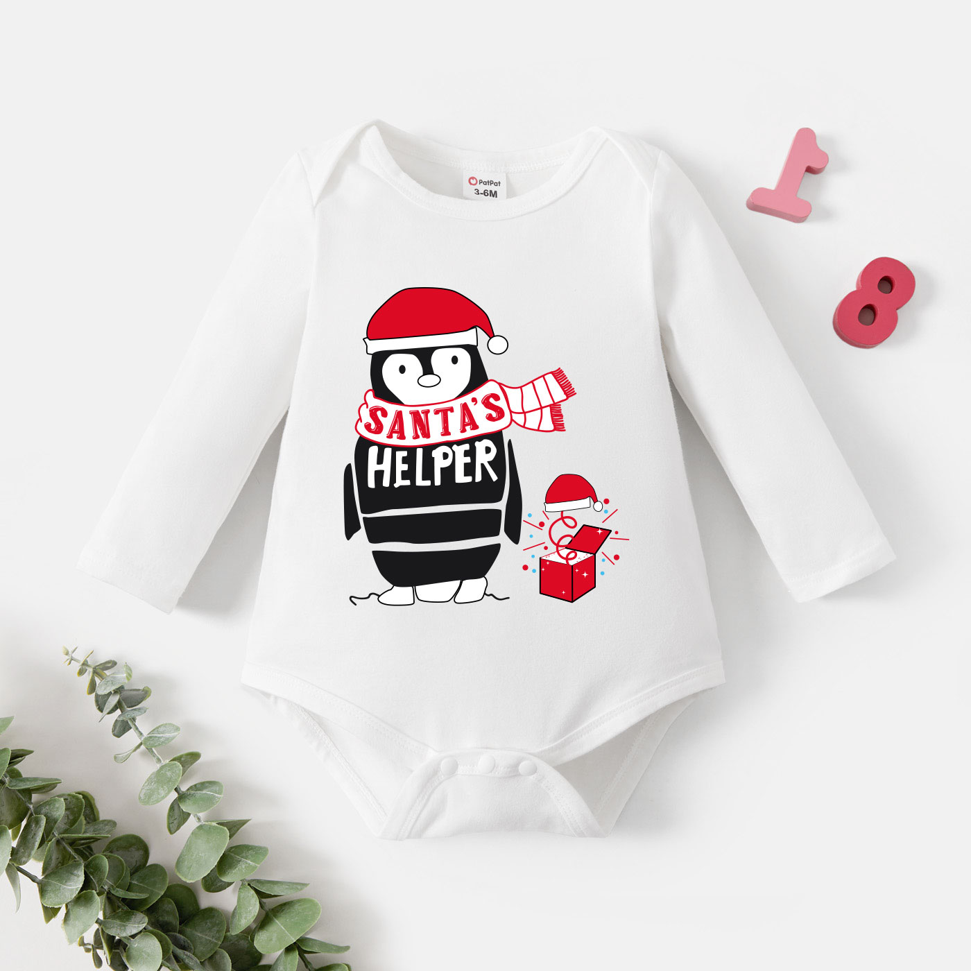

Christmas Baby Graphic Penguin and Letter Print Long-sleeve Romper