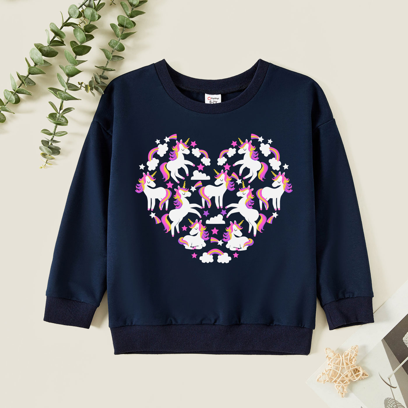 

Kid Girl Graphic Unicorn and Heart-shaped and Rainbow Print Long-sleeve Pullover