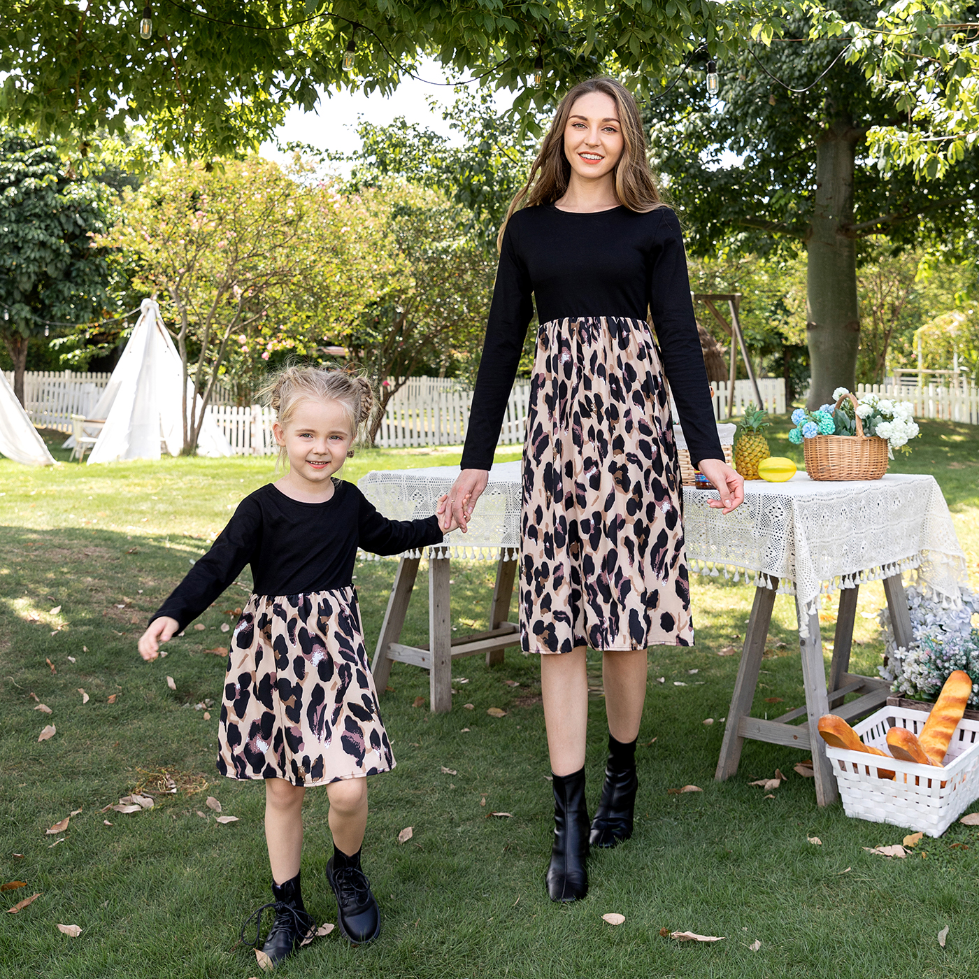 

Leopard Print Black Splicing Long Sleeve Dress for Mom and Me