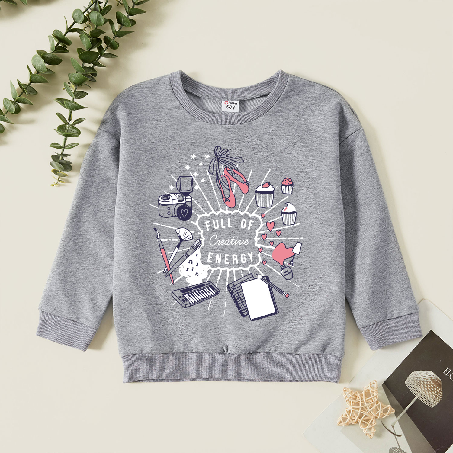 

Kid Girl Graphic Letter and Lovely Goods Print Long-sleeve Pullover