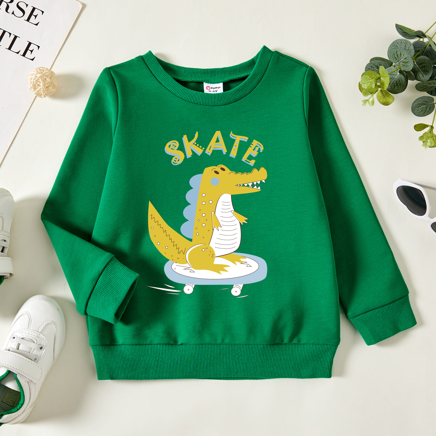 

Toddler Boy Graphics Dinosaur and Letter Print Long-sleeve Pullover