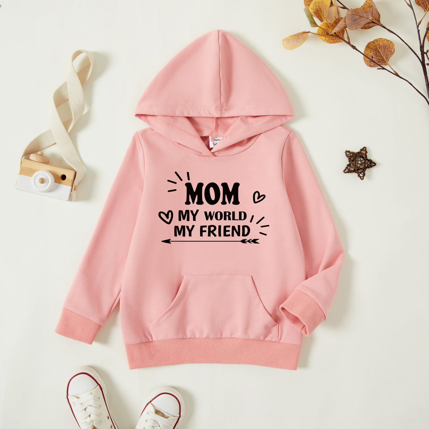 

Toddler Graphic Letter and Heart Print Long-sleeve Hooded Pullover