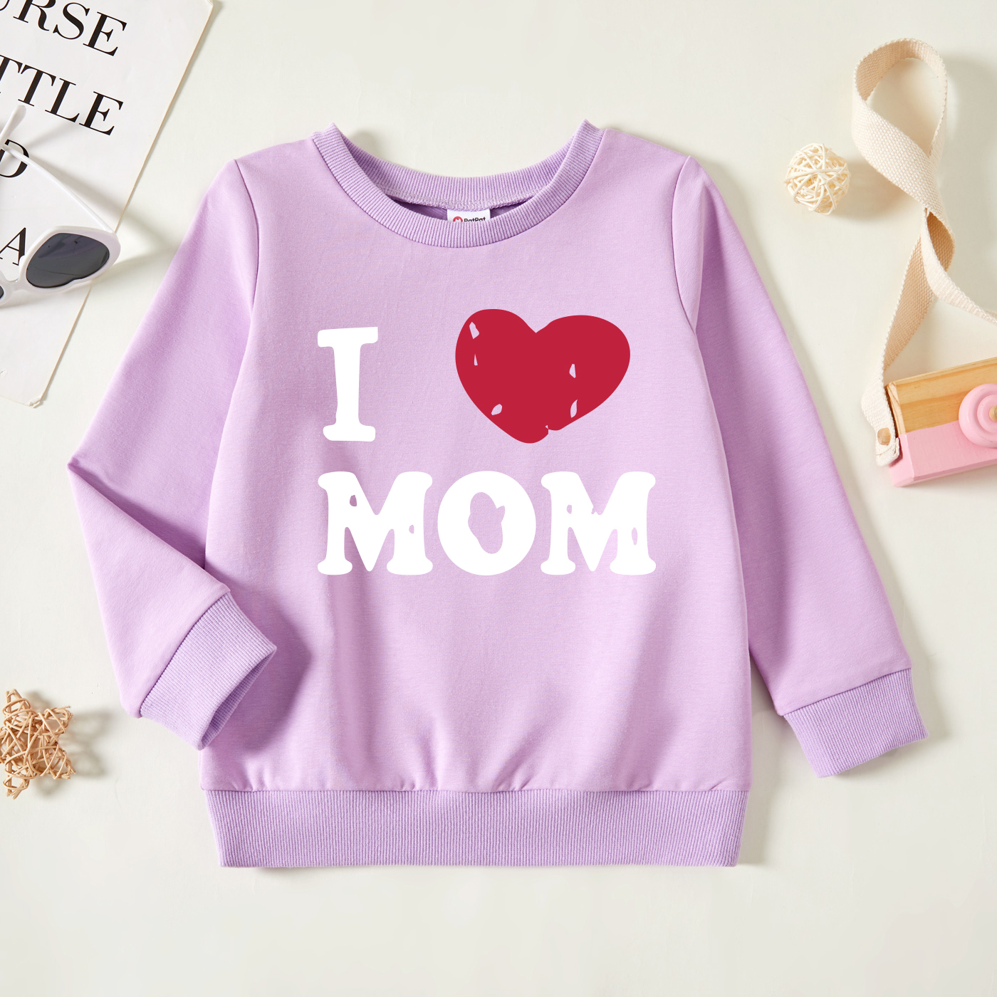 

Toddler Girl Graphic Letter and Heart Print Long-sleeve Pullover