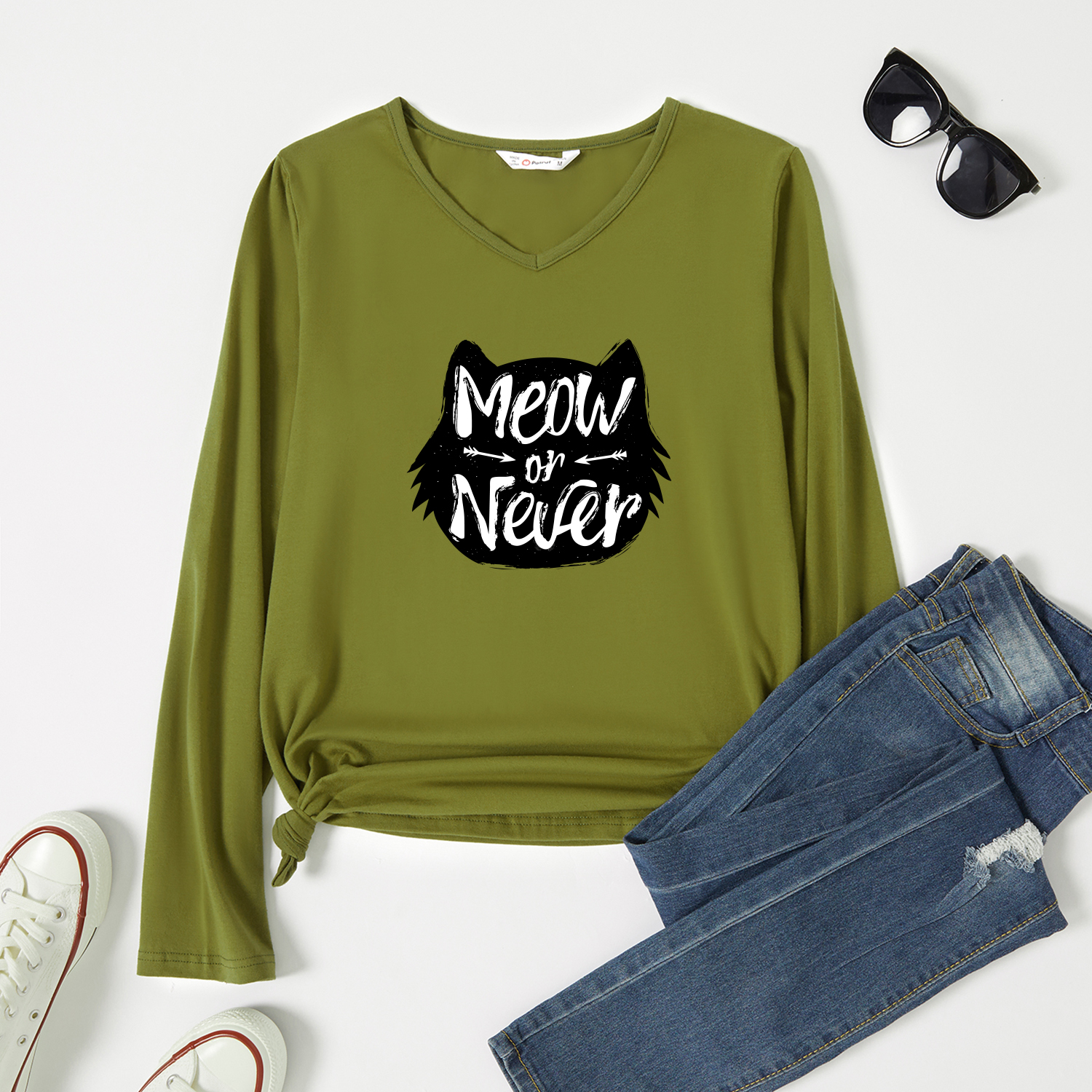 

Woman Letter & Animal Print Long-sleeve V Neck Tee