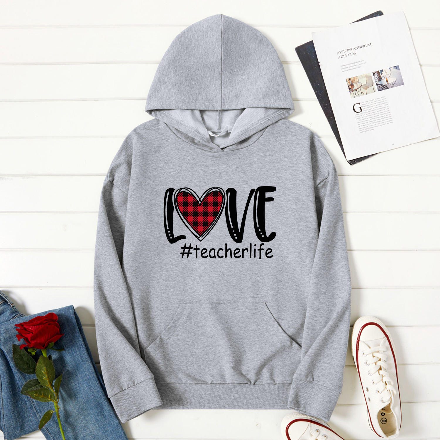 

Women Graphic Letter and Heart-shaped Print Long-sleeve Hooded Pullover