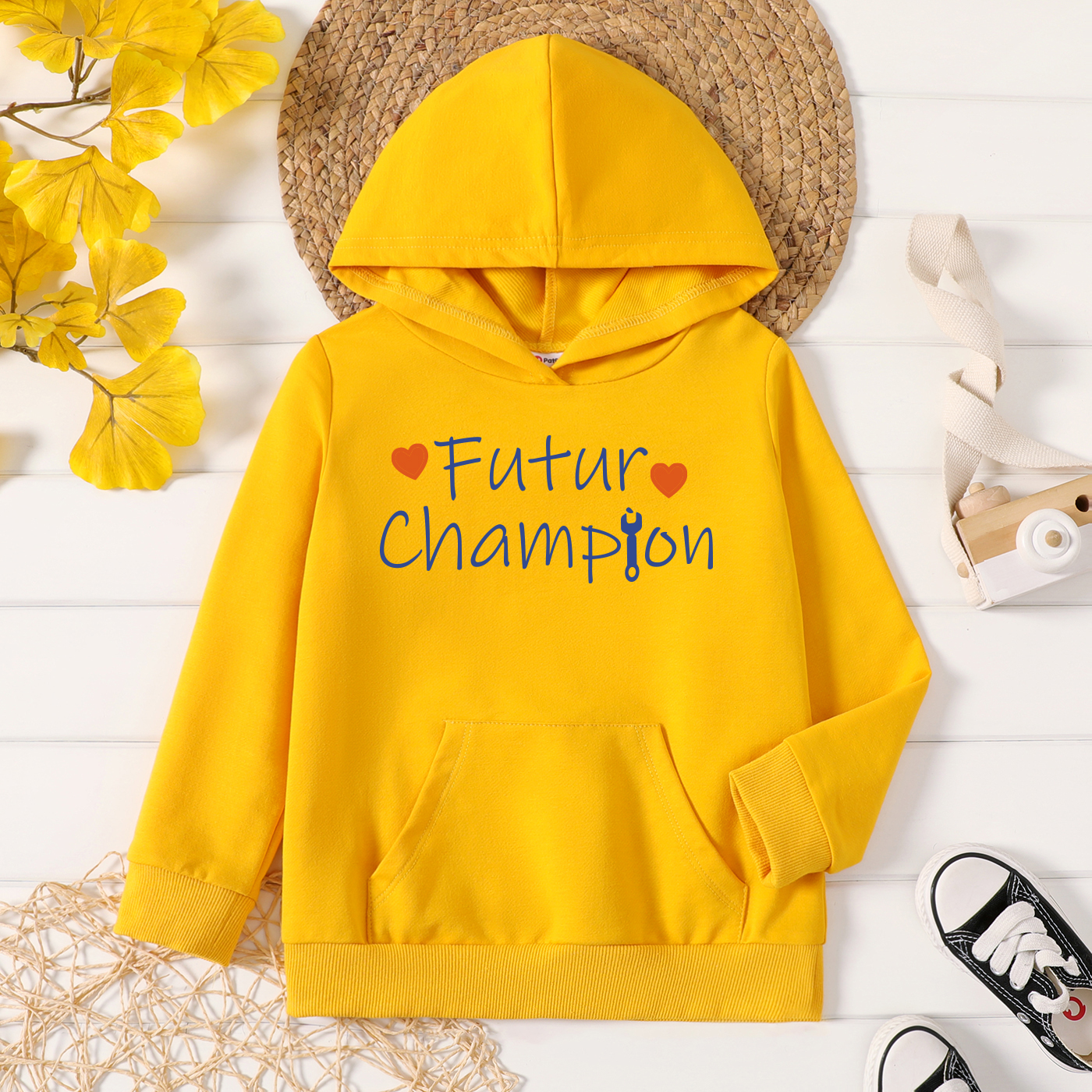 

Toddler Graphic Letter and Heart-shaped Print Long-sleeve Hooded Pullover