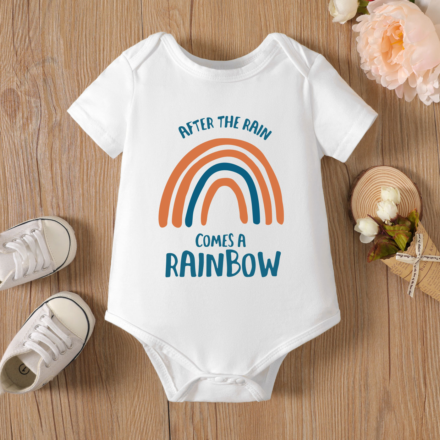 

Baby Graphic Letter and Rainbow Print Short-sleeve Romper