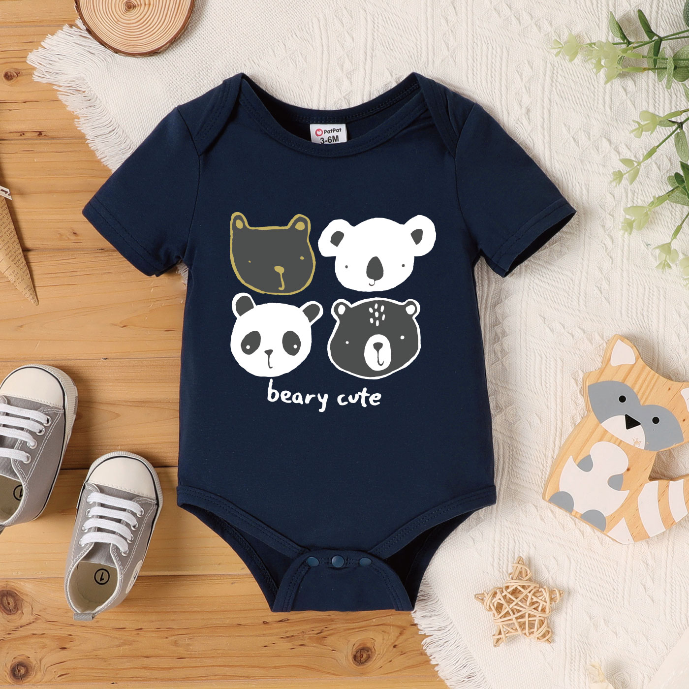 

Baby Graphic Letter and Animal Print Short-sleeve Romper