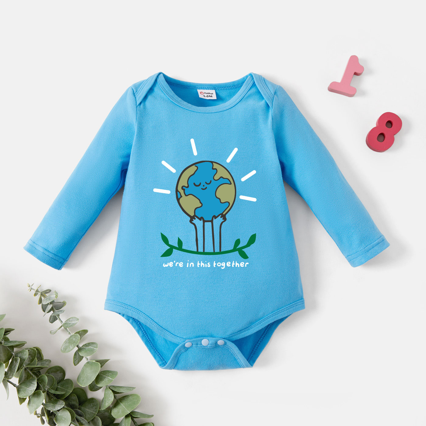 

Baby Graphic Letter and Earth Print Long-sleeve Romper